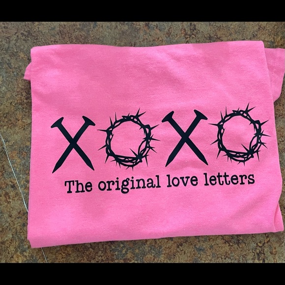 Hot pink shirt - Picture 1 of 2